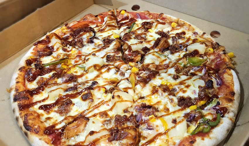 Dirty pizza drizzle sauce